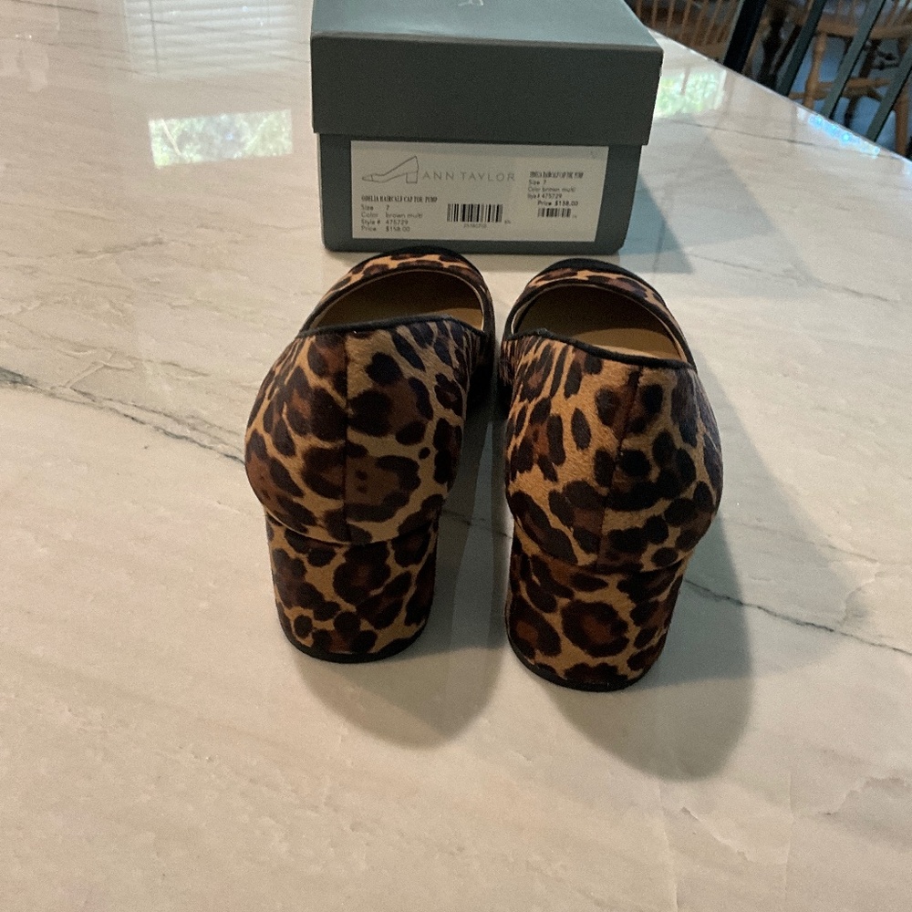 Ann Taylor Odelia Haircalf Cap Toe Pump Leopard Size 7 - Picture 8 of 8